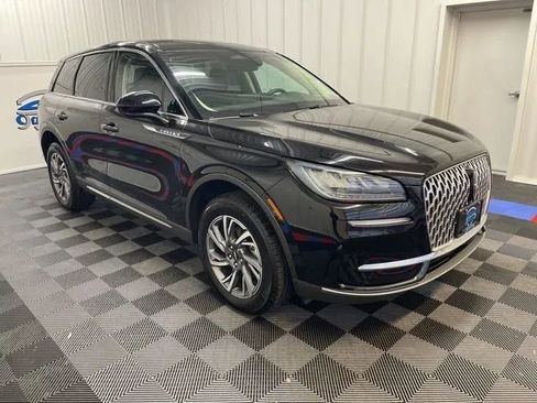 Used 2023 Lincoln Corsair AWD image 2