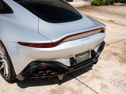 Used 2019 Aston Martin V8 Vantage Coupe RWD image 21