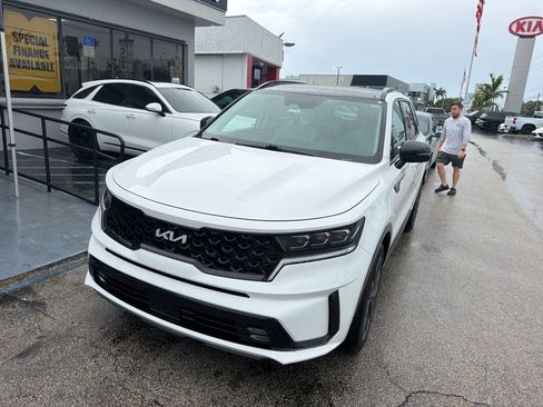 Used 2023 Kia Sorento SX FWD image 3