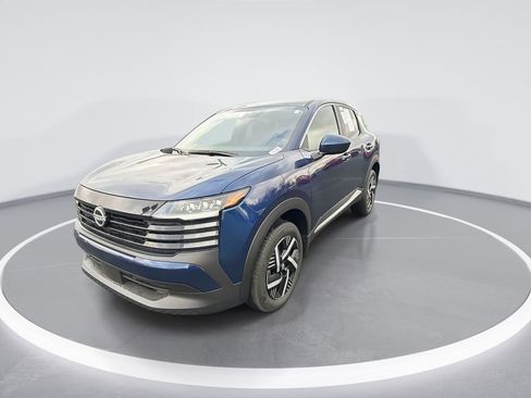 Used 2025 Nissan Kicks SV image 4