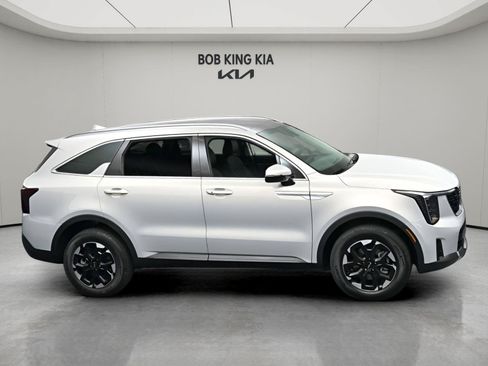 Used 2026 Kia Sorento S w/ S Panoramic Sunroof Package AWD/4WD image 7