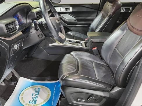 Used 2020 Ford Explorer Platinum w/ Premium Technology Package AWD/4WD image 19