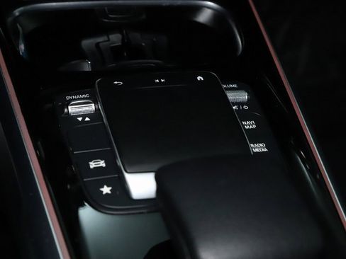 Used 2022 Mercedes-Benz GLB 250 4MATIC image 29