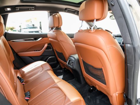 Used 2017 Maserati Levante S AWD/4WD image 33