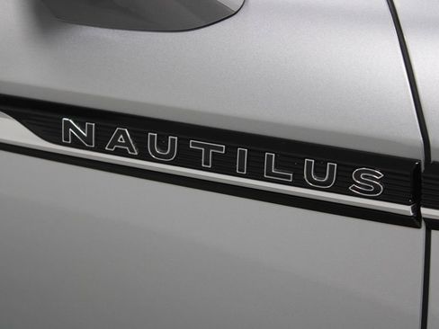 Used 2023 Lincoln Nautilus Black Label AWD/4WD image 12