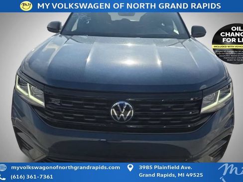 Used 2023 Volkswagen Atlas Cross Sport SEL R-Line AWD/4WD image 7