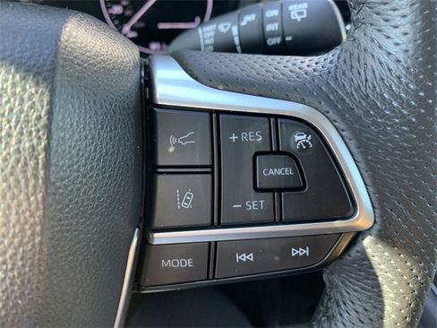 Certified 2023 Toyota Sienna Limited image 29