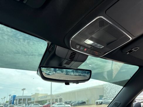 Used 2025 Chevrolet Traverse High Country w/ LPO, Floor Liner Package FWD image 17