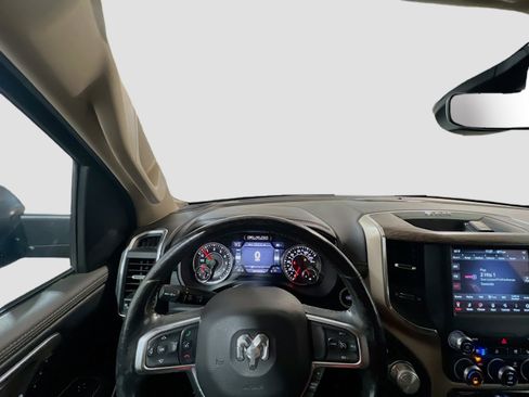 Used 2019 RAM 1500 Laramie AWD/4WD image 7