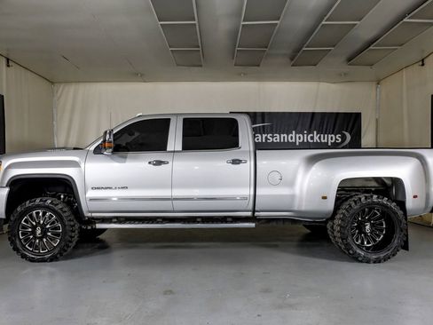 Used 2018 GMC Sierra 3500 Denali w/ Duramax Plus Package image 11