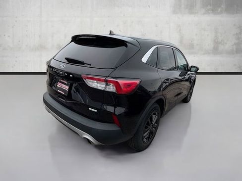 Used 2020 Ford Escape SE image 5