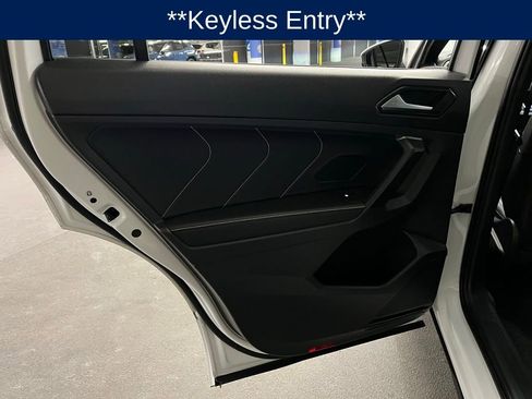 Used 2022 Volkswagen Tiguan SEL R-Line image 20