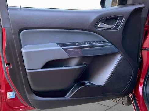 Used 2018 Chevrolet Colorado Z71 AWD/4WD image 21