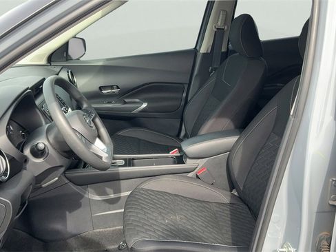 Used 2021 Nissan Kicks SV image 17