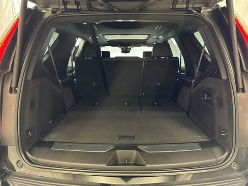 Used 2021 Cadillac Escalade Premium Luxury image 32