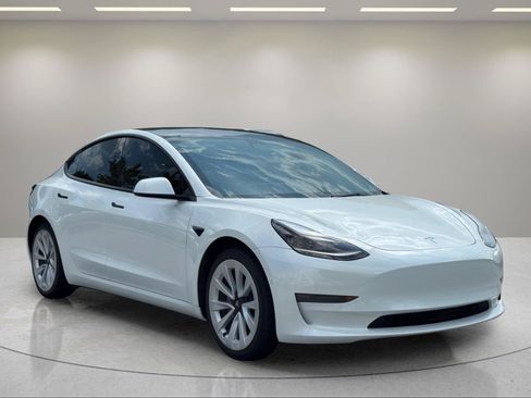 Used 2022 Tesla Model 3 Long Range AWD/4WD image 7