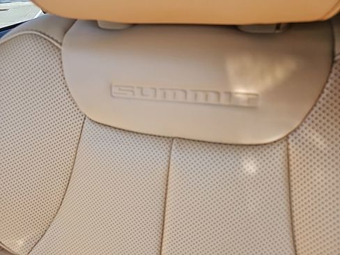 Certified 2025 Jeep Grand Cherokee Summit image 39