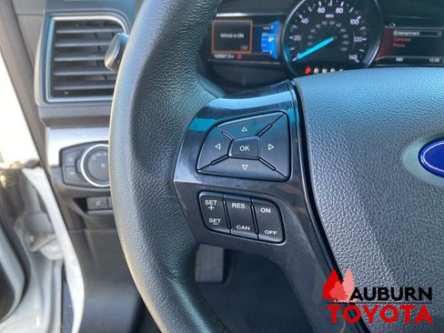 Used 2018 Ford Explorer XLT w/ Equipment Group 201A FWD image 38