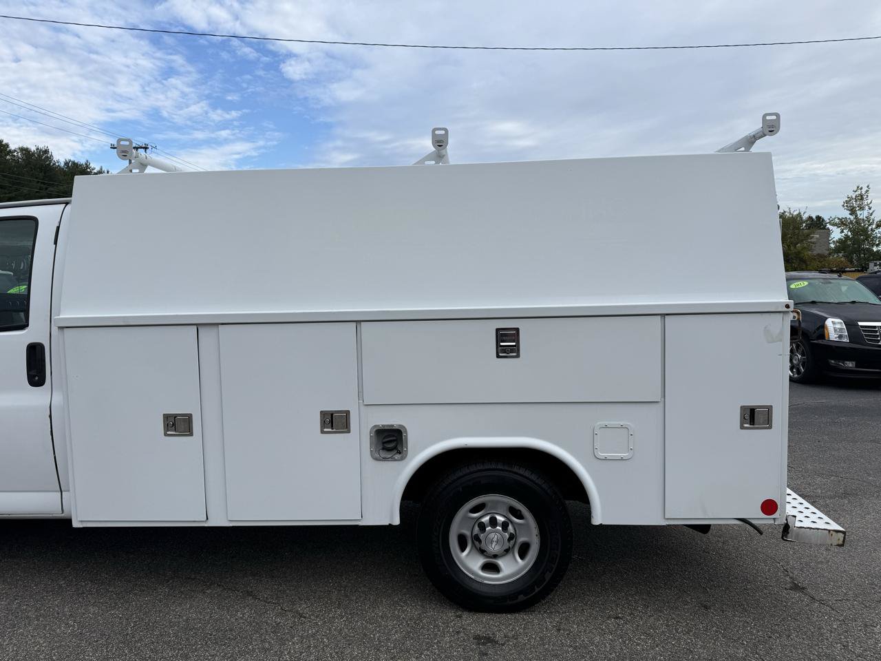 Used 2017 Chevrolet Express 3500 RWD image 7