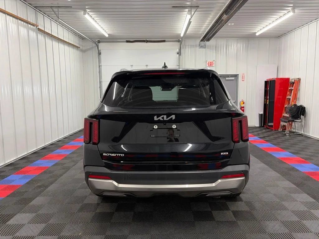Used 2025 Kia Sorento X-Line EX AWD/4WD image 4
