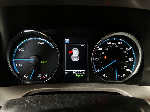 Used 2018 Toyota RAV4 Limited w/ Advanced Technology Package AWD/4WD image 10