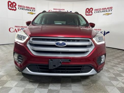 Used 2017 Ford Escape SE w/ Equipment Group 201A AWD/4WD image 2