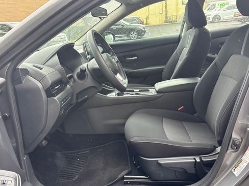 Used 2023 Nissan Sentra SV FWD image 5