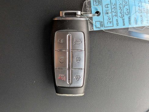 Used 2025 Genesis GV70 2.5T AWD/4WD image 34