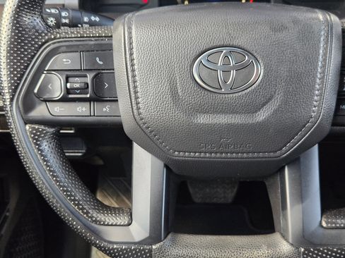 Used 2025 Toyota Tacoma SR5 AWD/4WD image 22