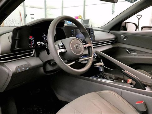 Used 2022 Hyundai Elantra SEL w/ Cargo Package image 12