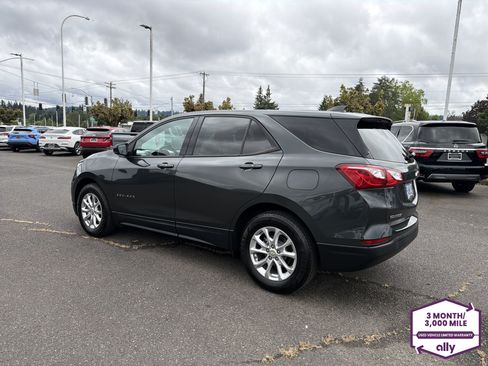 Used 2019 Chevrolet Equinox LS w/ LS Convenience Package FWD image 3