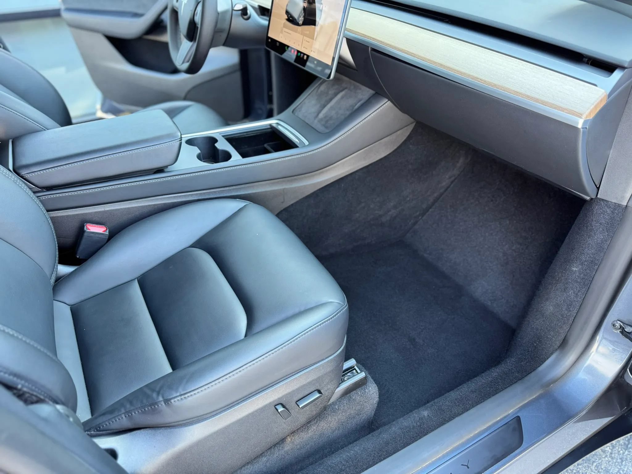 Used 2023 Tesla Model Y Long Range AWD/4WD image 12