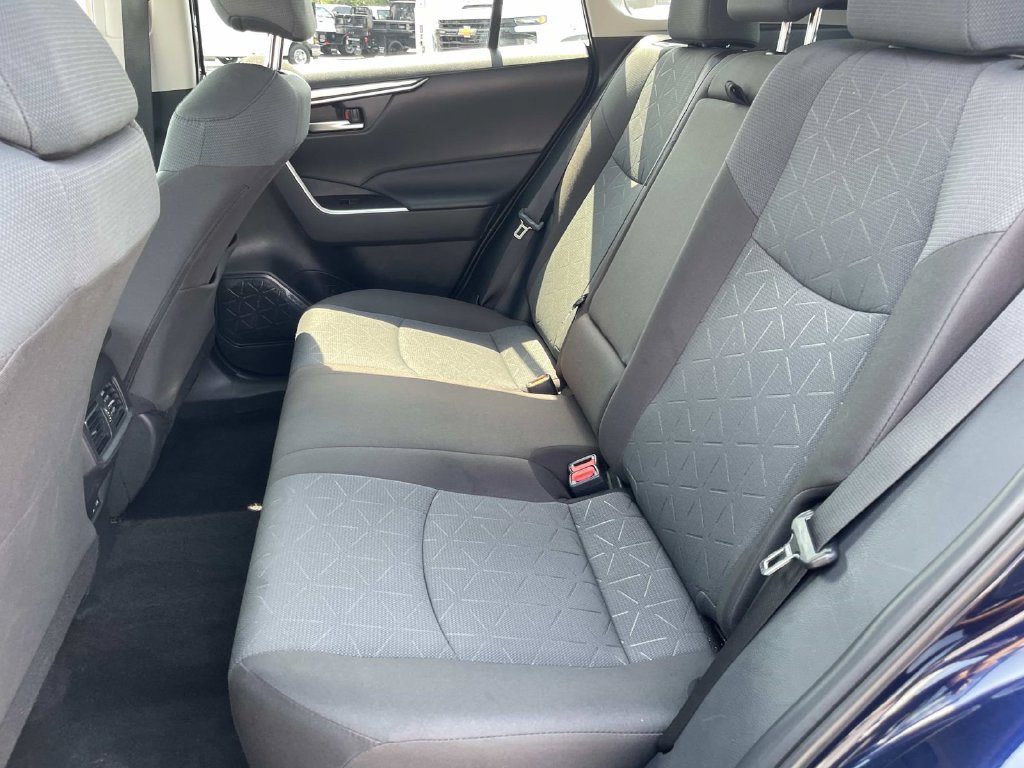 Used 2025 Toyota RAV4 XLE FWD image 17