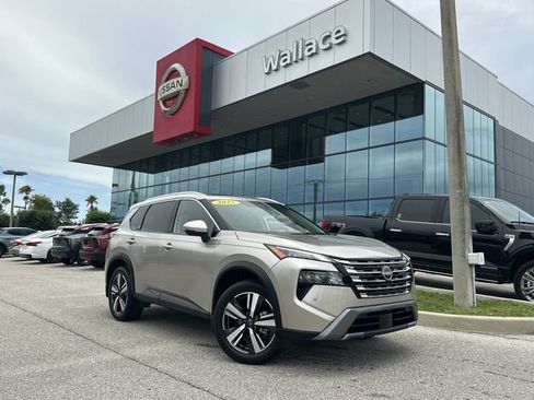 Used 2025 Nissan Rogue SL w/ SL Premium Package FWD image 1