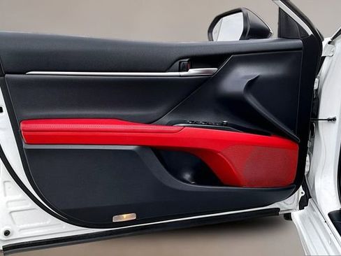 Used 2020 Toyota Camry XSE image 17