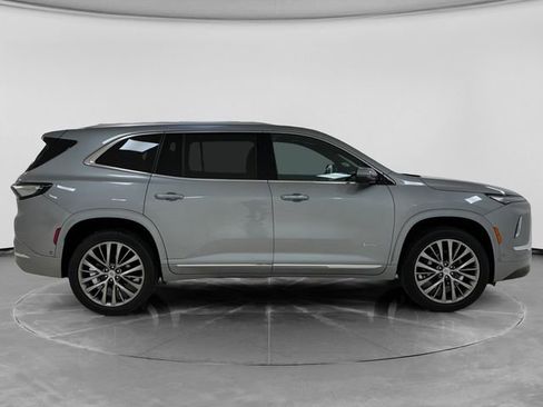 Used 2025 Buick Enclave Avenir w/ Super Cruise Package AWD/4WD image 2