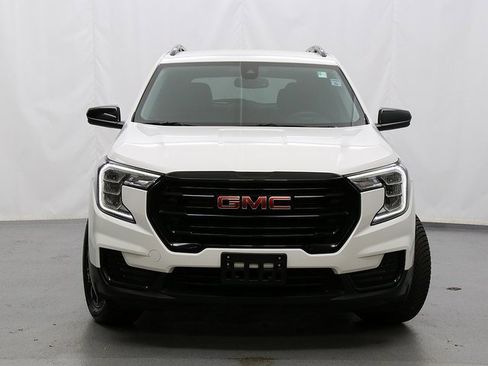 Used 2022 GMC Terrain SLE w/ Driver Convenience Package image 5