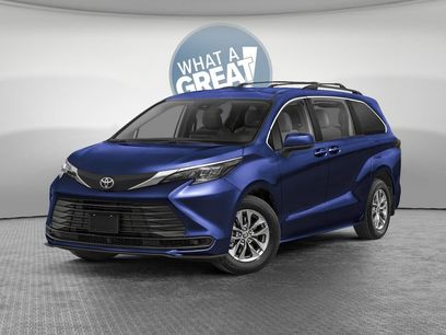 New 2026 Toyota Sienna LE