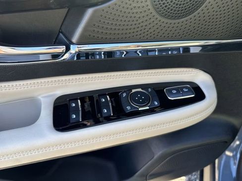 New 2026 Lincoln Corsair Premiere image 13