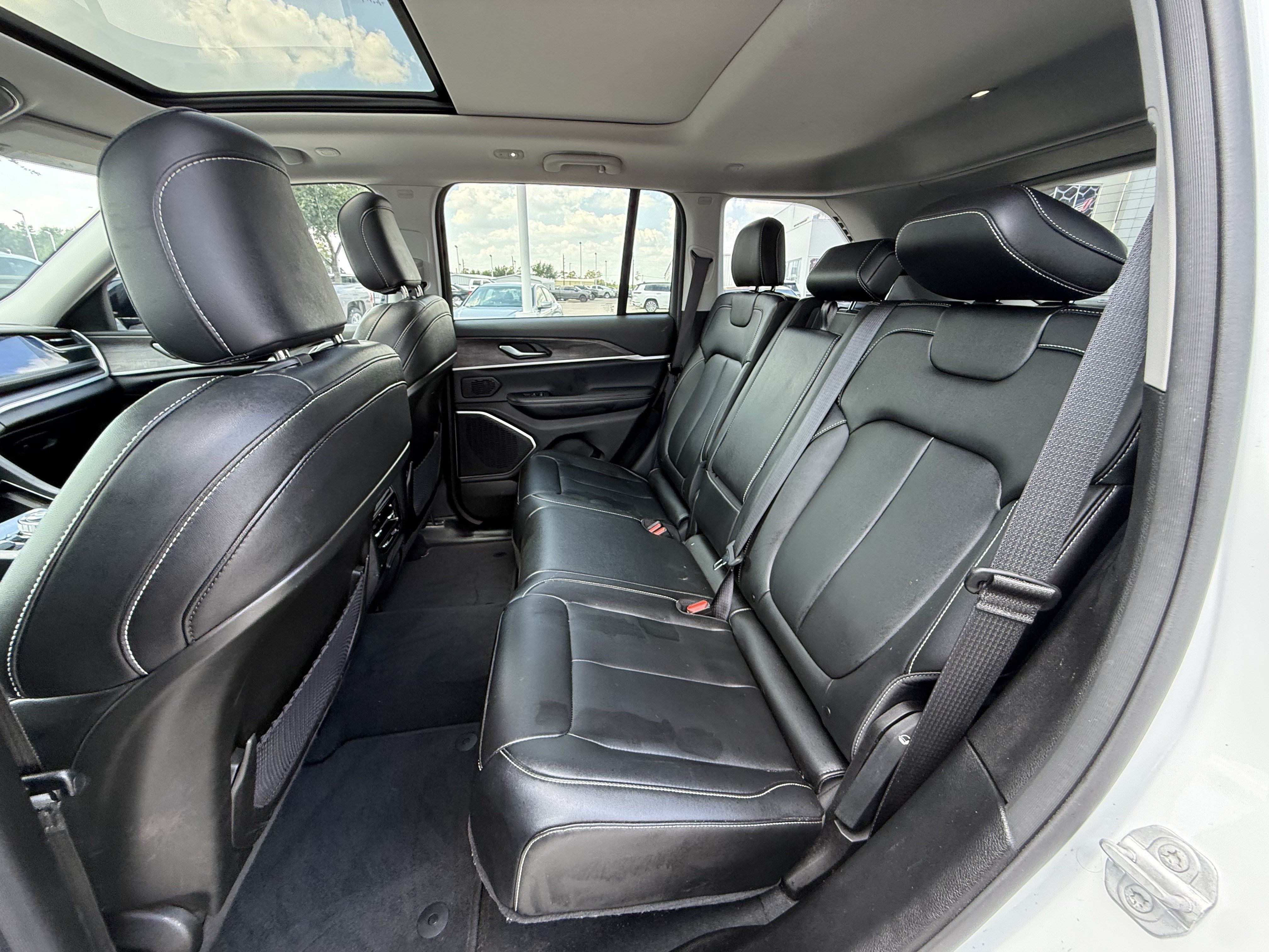 Used 2023 Jeep Grand Cherokee 4WD 4xe image 31