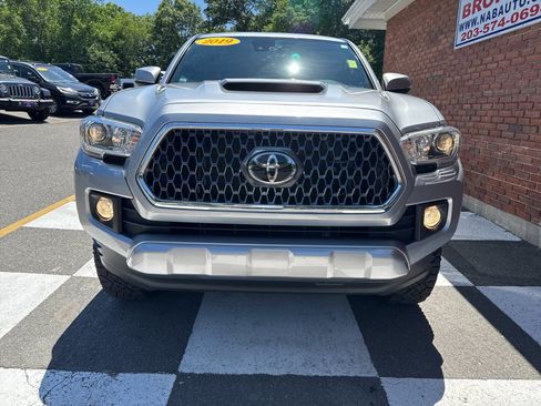 Used 2019 Toyota Tacoma TRD Sport AWD/4WD image 6