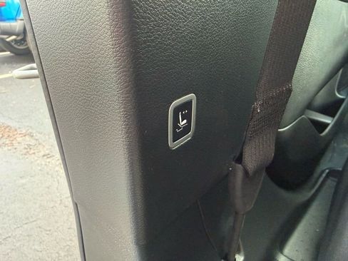 New 2025 Chrysler Pacifica Select FWD image 50