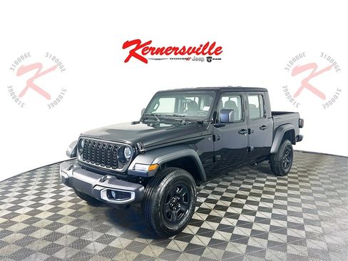 New 2025 Jeep Gladiator Sport image 3