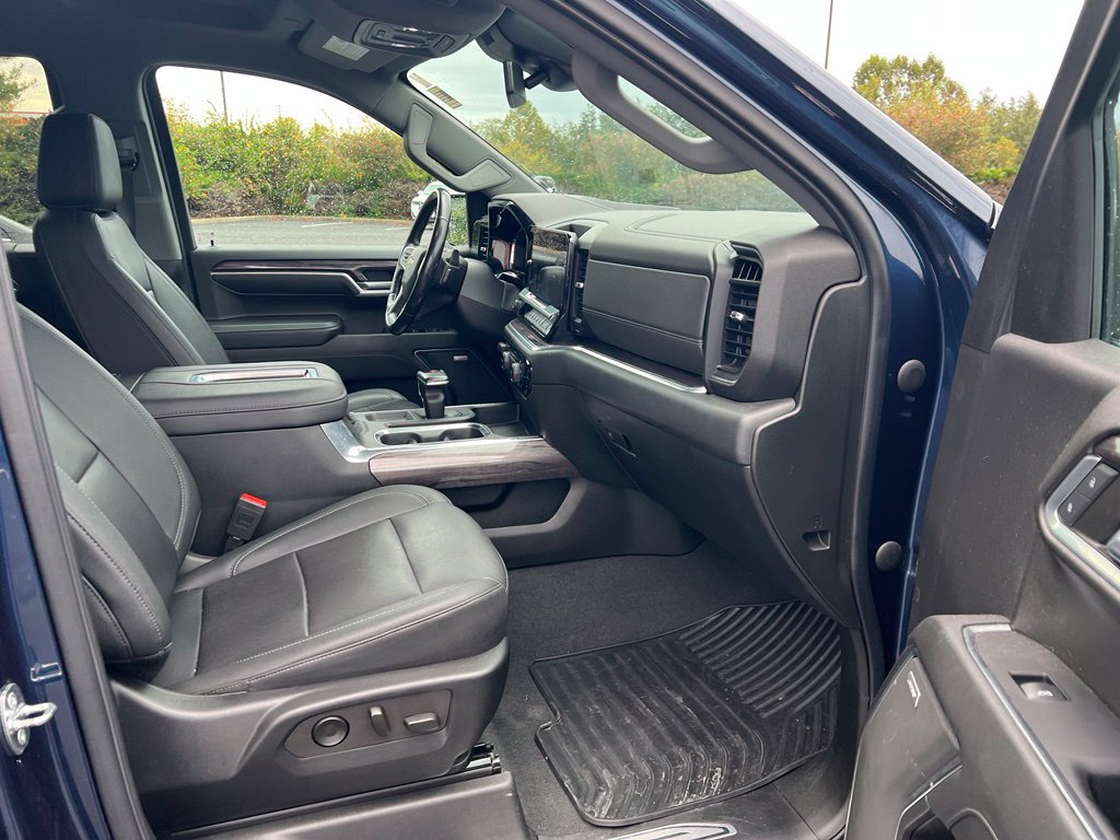 Used 2022 Chevrolet Silverado 1500 LTZ w/ LTZ Convenience Package II AWD/4WD image 10