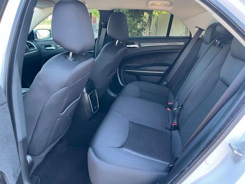 Used 2022 Chrysler 300 Touring image 22