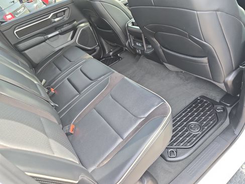 Used 2024 RAM 1500 Laramie image 12