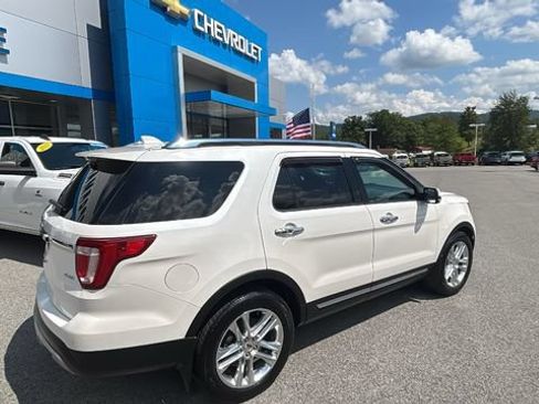 Used 2017 Ford Explorer Limited AWD/4WD image 4