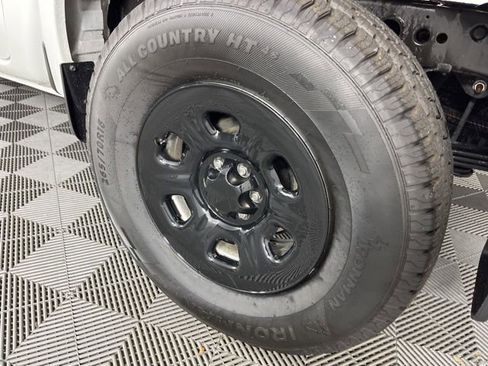 Used 2024 Nissan Frontier S AWD/4WD image 16