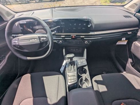 New 2026 Kia Sportage LX w/ LX Convenience Package FWD image 15