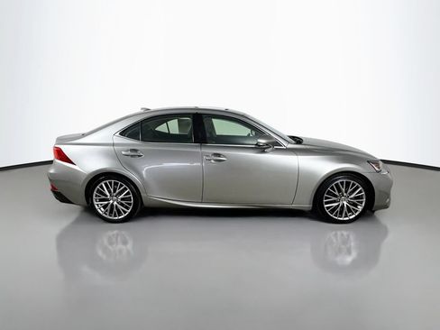 Used 2017 Lexus IS 300 AWD image 9